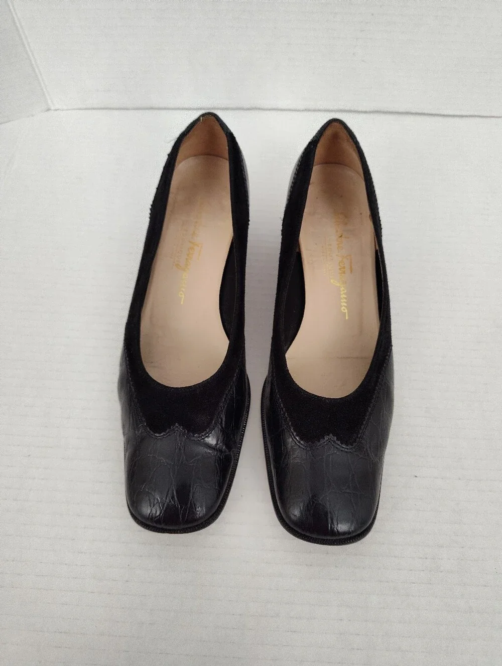 Salvatore FERRAGAMO Black Suede & Croc Leather Low Heel Spectator Pumps 8.5B